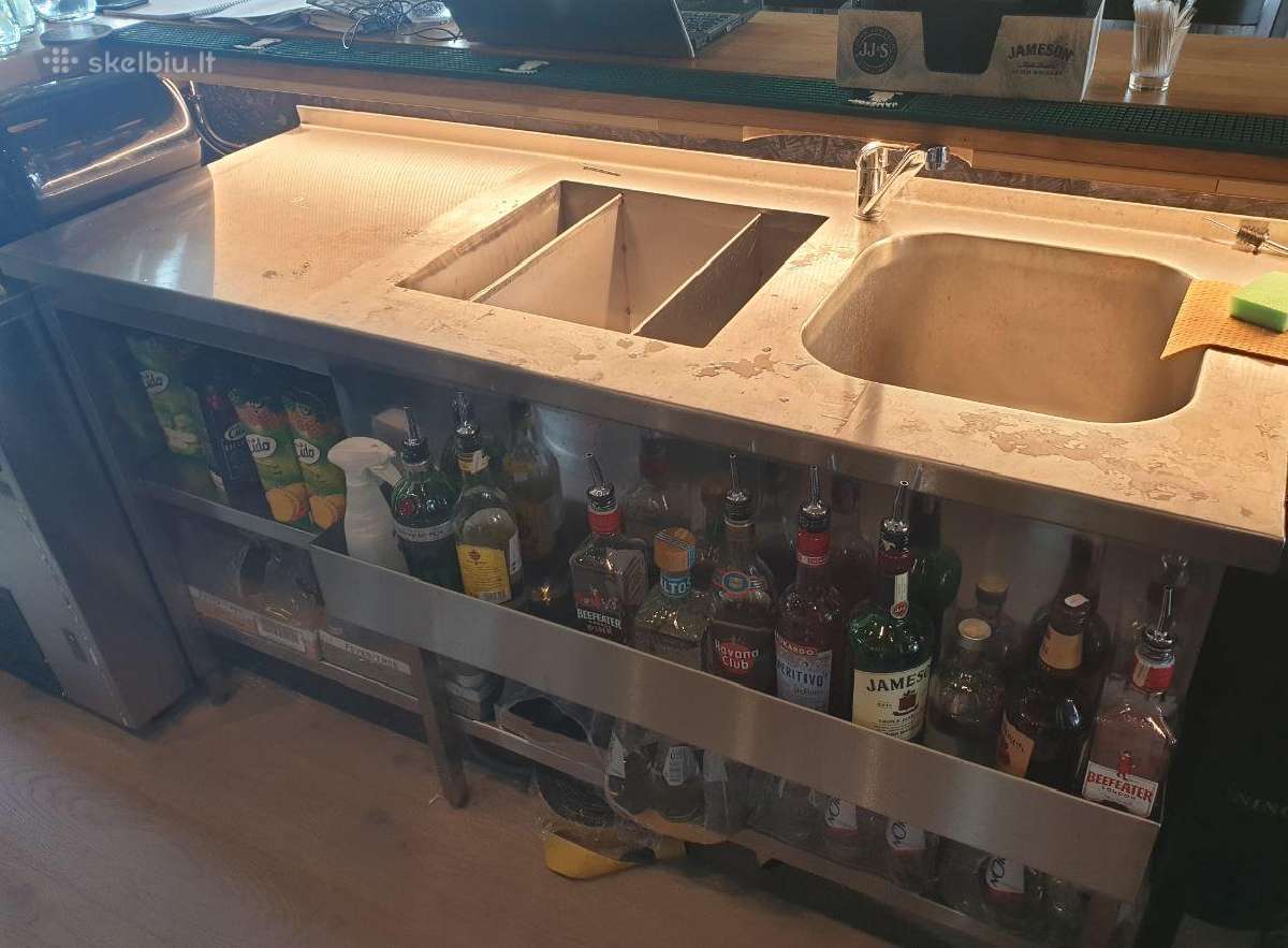Barų, kavinių, restoranų nestandartinių stalų ga.