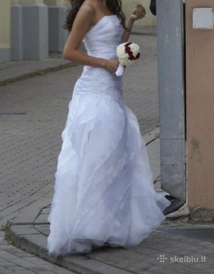 Vestuvinė suknelė ir bateliai - nuotraukos Nr. 2