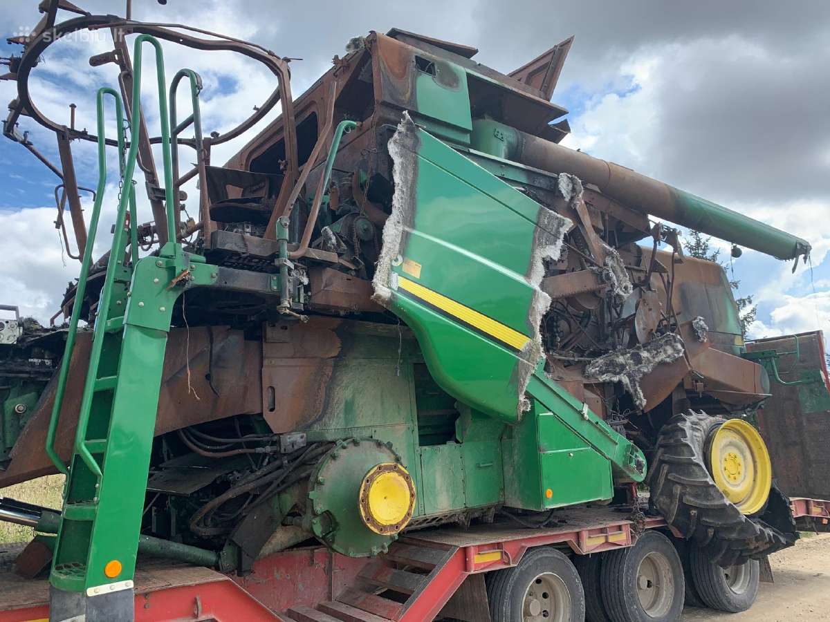 Kombainas John Deere T670 Ardomas Dalimis