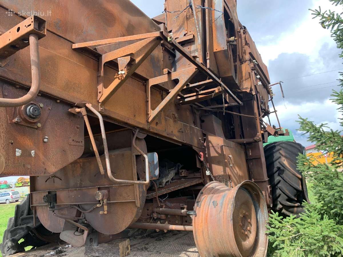 Kombainas John Deere T670 Ardomas Dalimis - nuotraukos Nr. 3