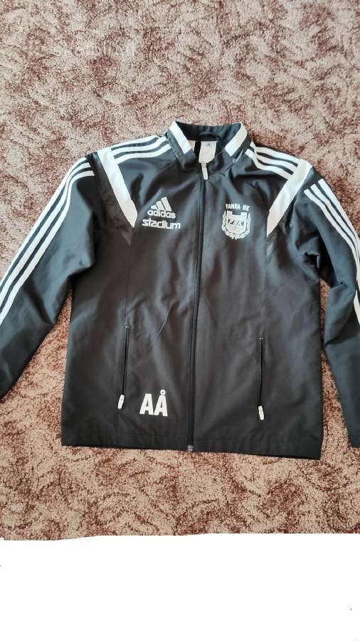 Adidas Bliuzonas ir kt,