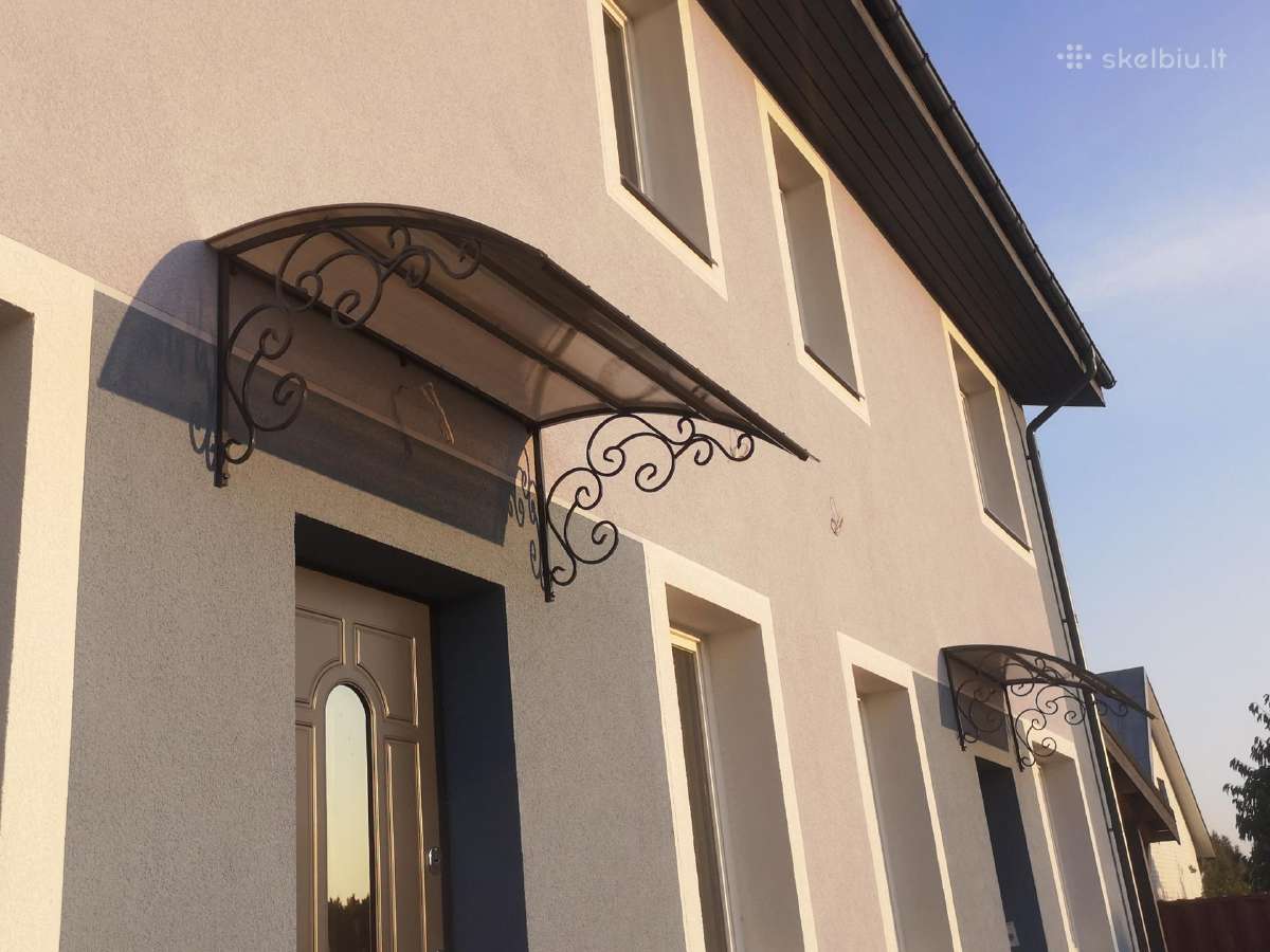 Stogeliai virš lauko durų.prancūziški balkonai - nuotraukos Nr. 10