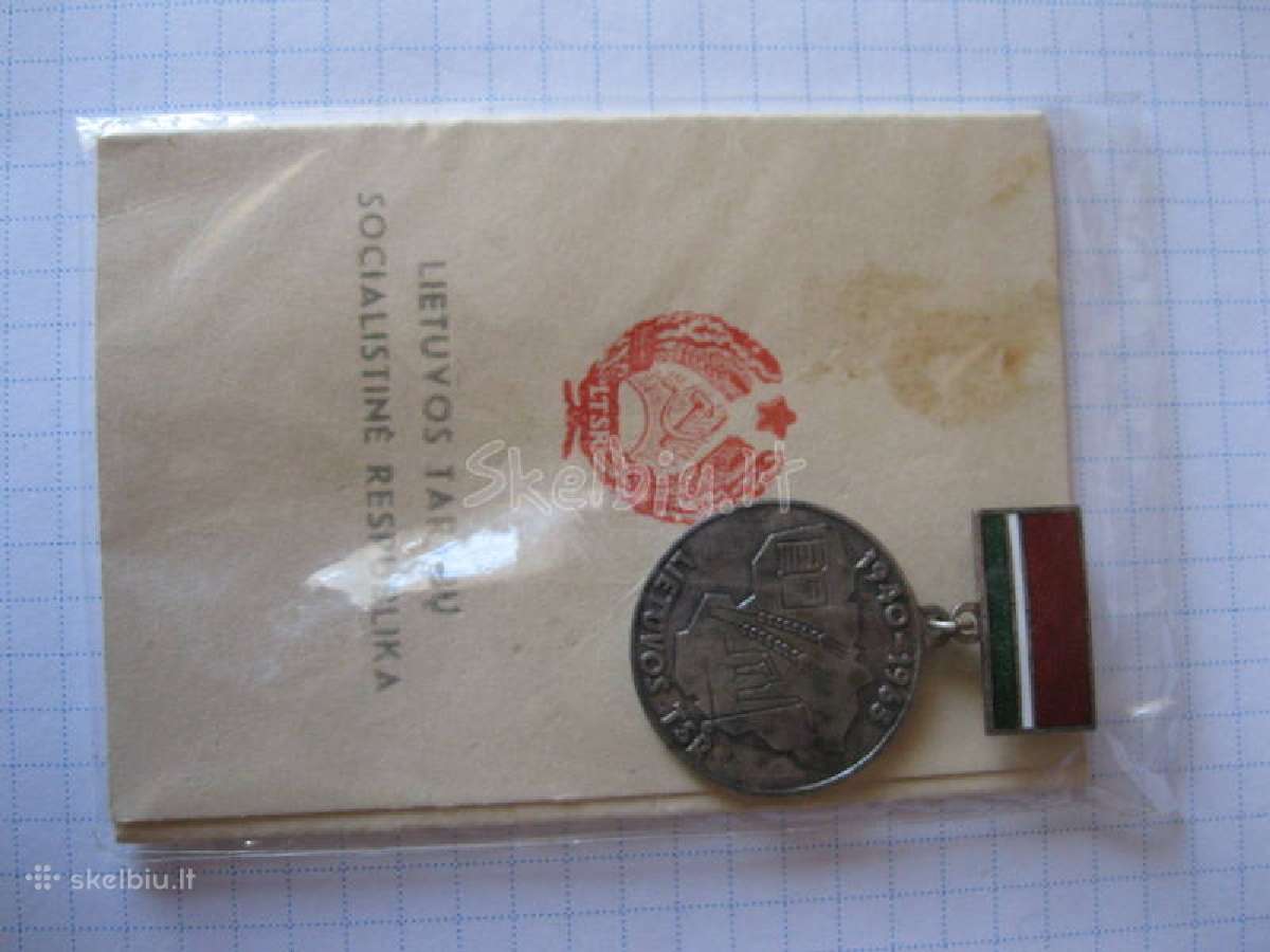 Ltsr apdovanojomas.zr. foto.su dokumentu.