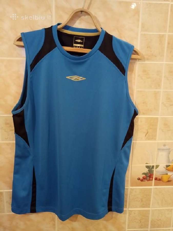 Nauja Umbro maike