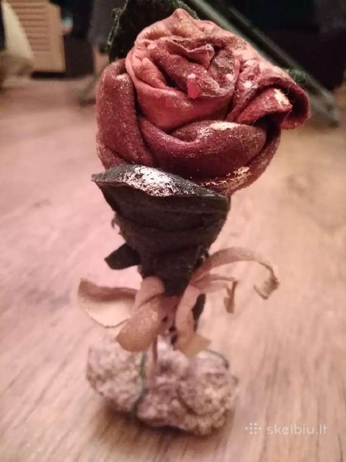 Rankų darbo rožė