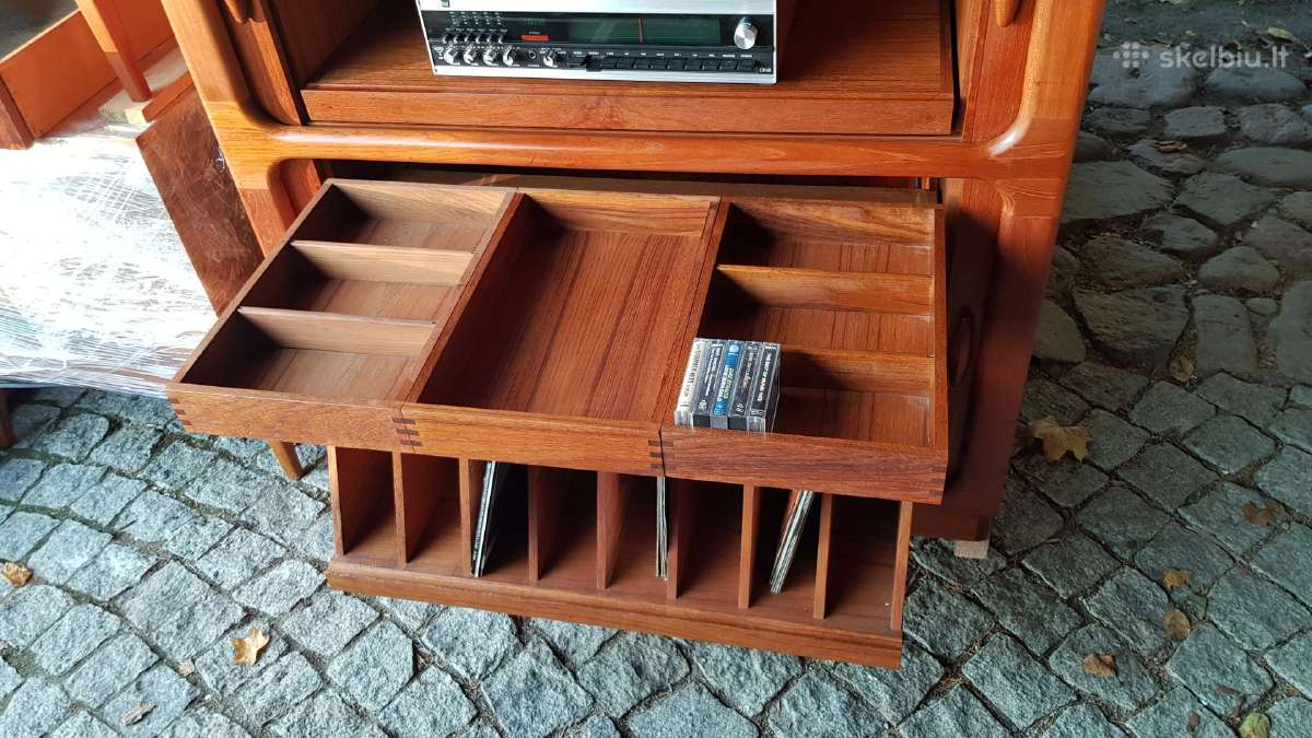 Vintažinė mid century tikmedžio masyvo spintelė - nuotraukos Nr. 8