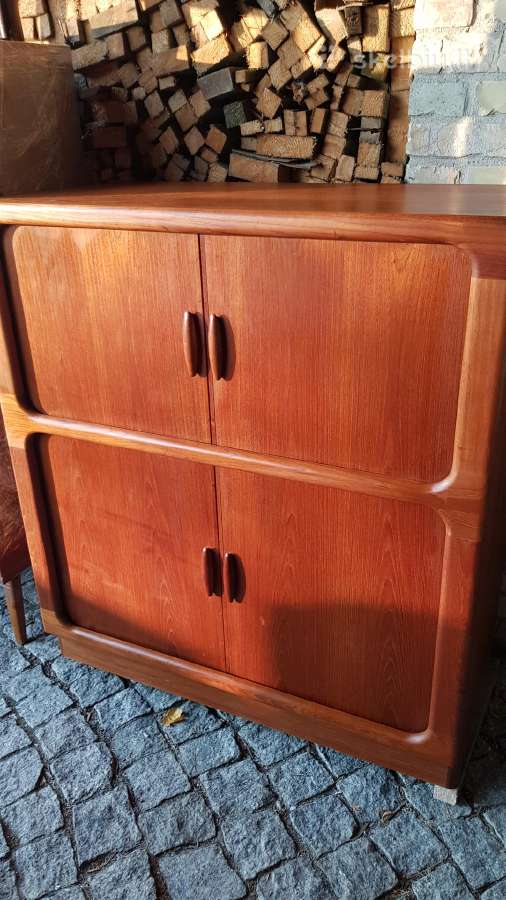 Vintažinė mid century tikmedžio masyvo spintelė - nuotraukos Nr. 15