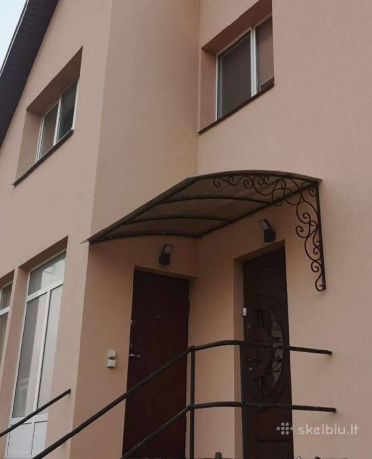 Stogeliai virš lauko durų.prancūziški balkonai - nuotraukos Nr. 15