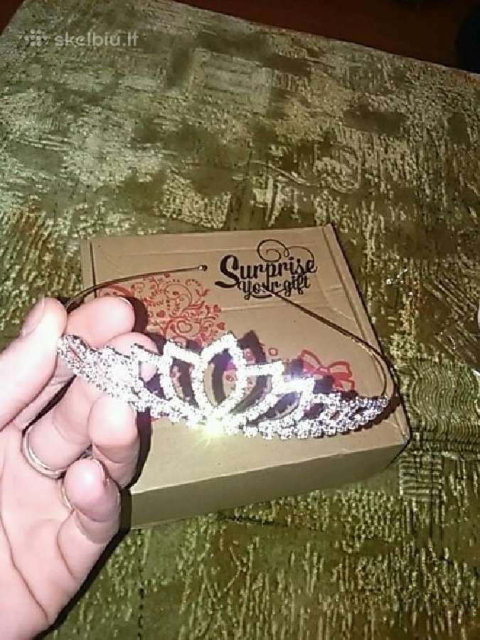 Tiara karuna karunele diadema