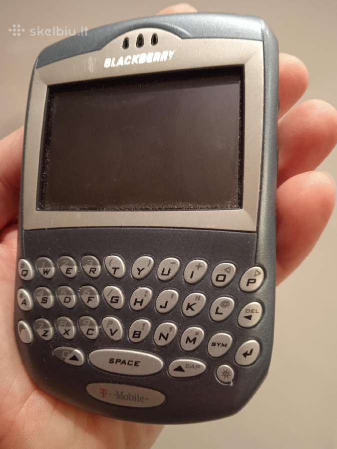 Veikantis legendinis telefonas Blackberry