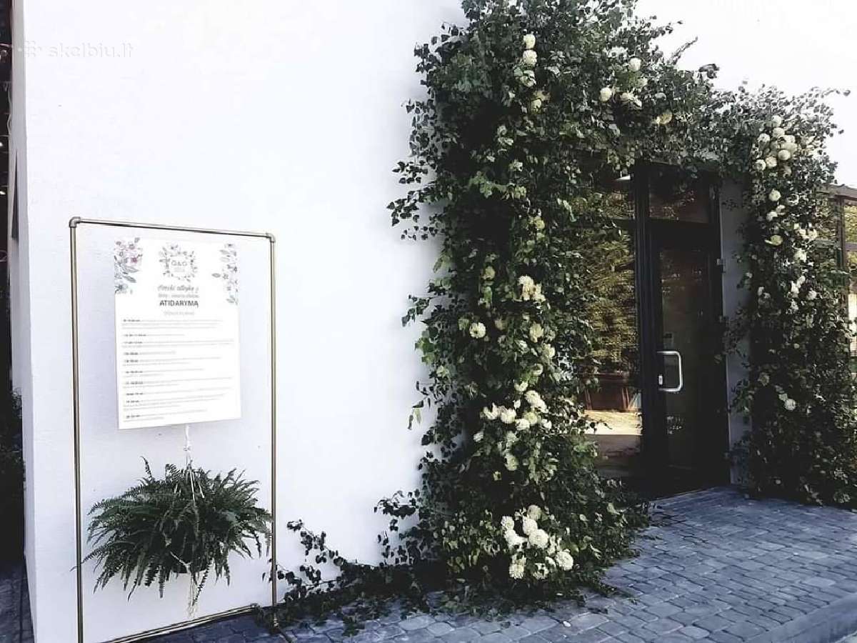 Ieškoma Floristė/pardavėja Floristės padėjėja