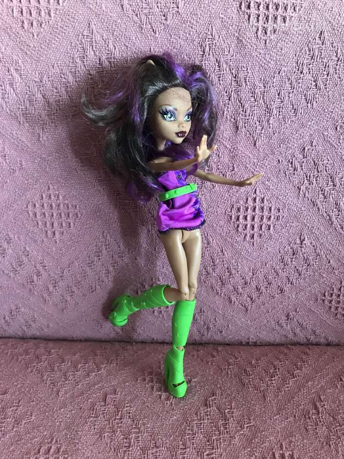 Barbie lėlytę.