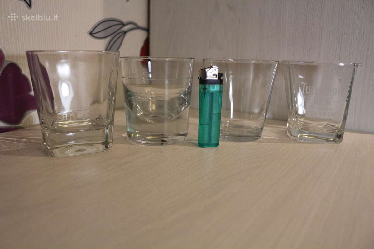 Mažai naudotos,senos,iš komplektų stiklinės