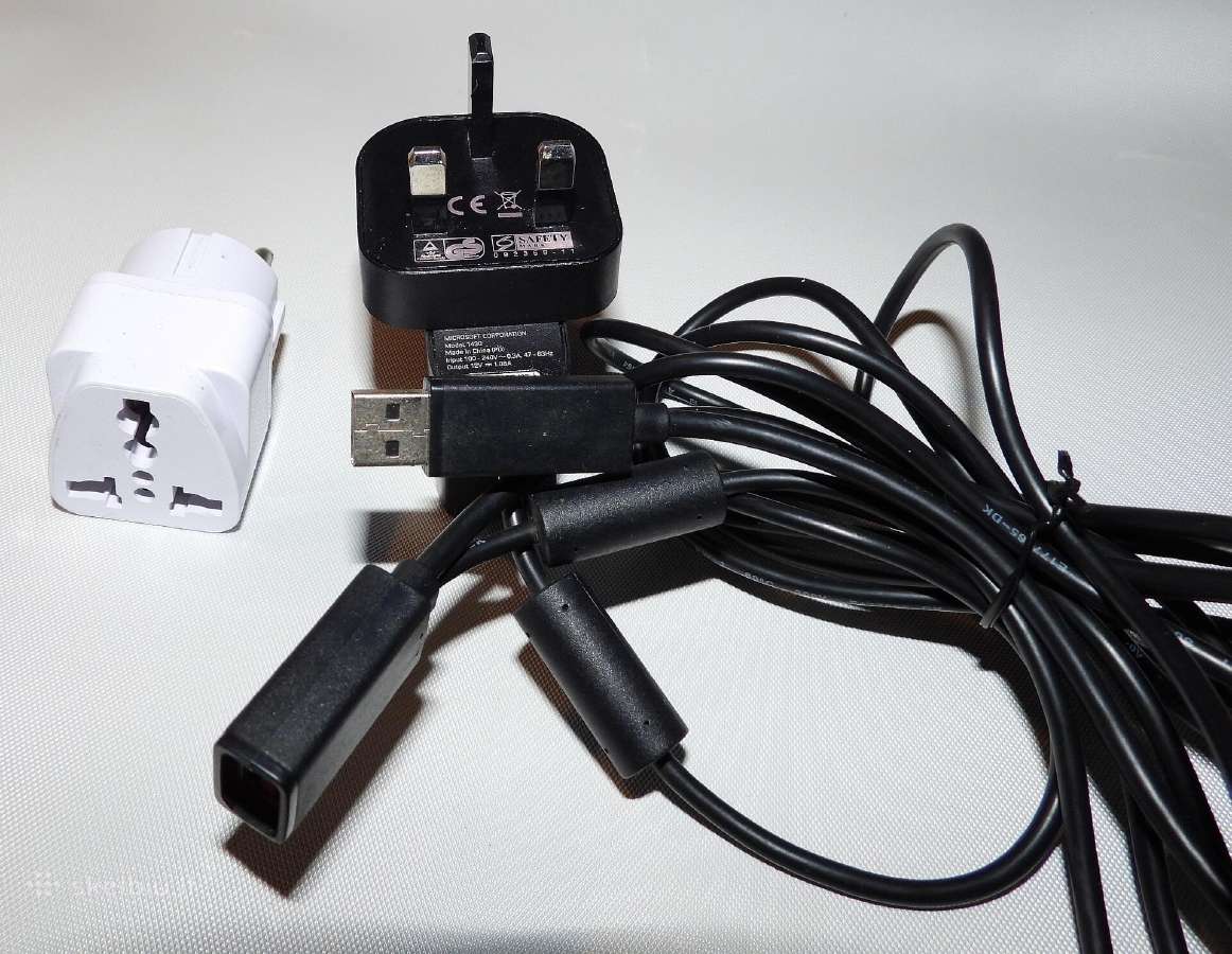Xbox 360 Kinect, žaidimai, pultai ir kiti priedai - nuotraukos Nr. 2