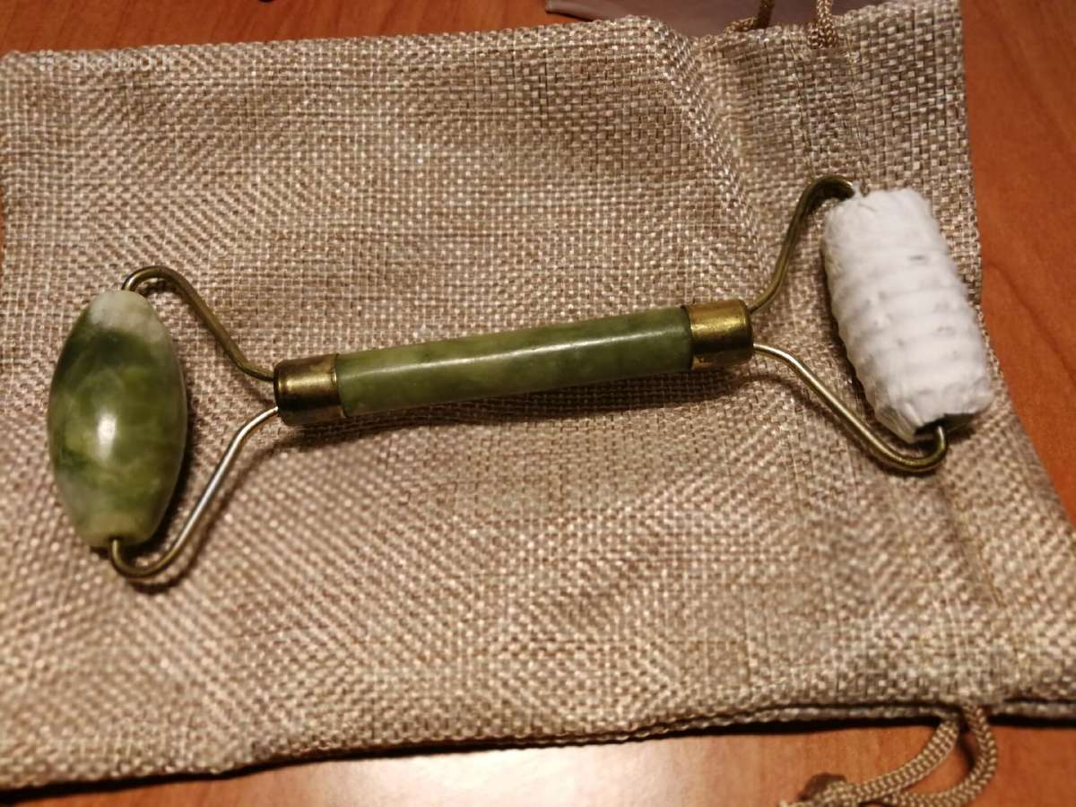 Natūralaus akm. nefrito volelis su maišeliu,dėžute - nuotraukos Nr. 2