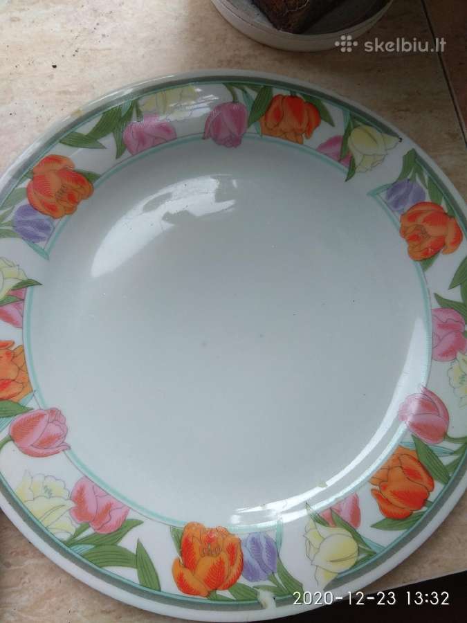 Parduodu naujas dideles lekstes, skersmuo 28 cm.