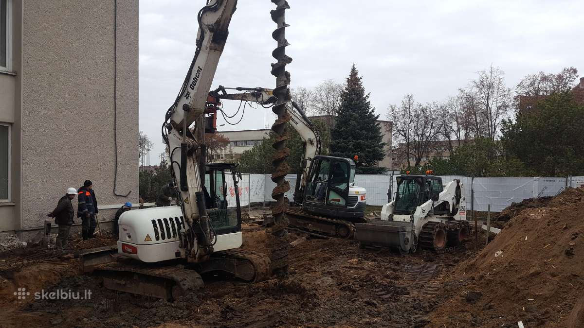 Tralo,ekskavatoriaus,bobcat nuoma Su Priedais