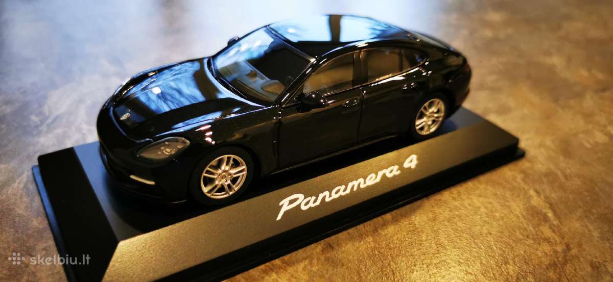 Porsche Panamera 4