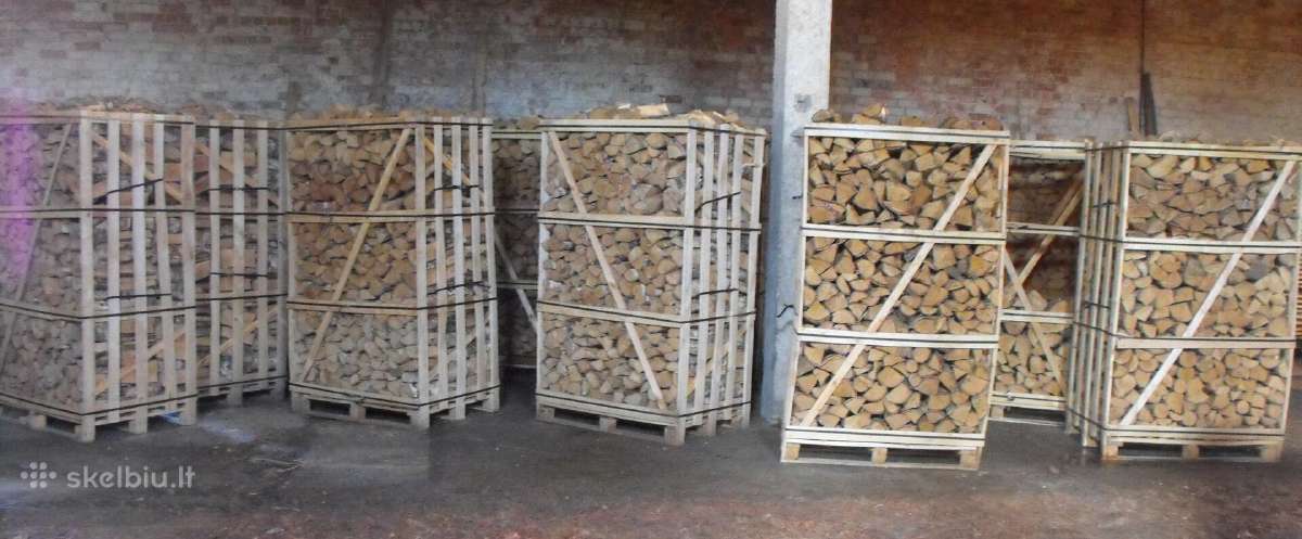 Skaldytos malkos dėžėse ir maišeliuose