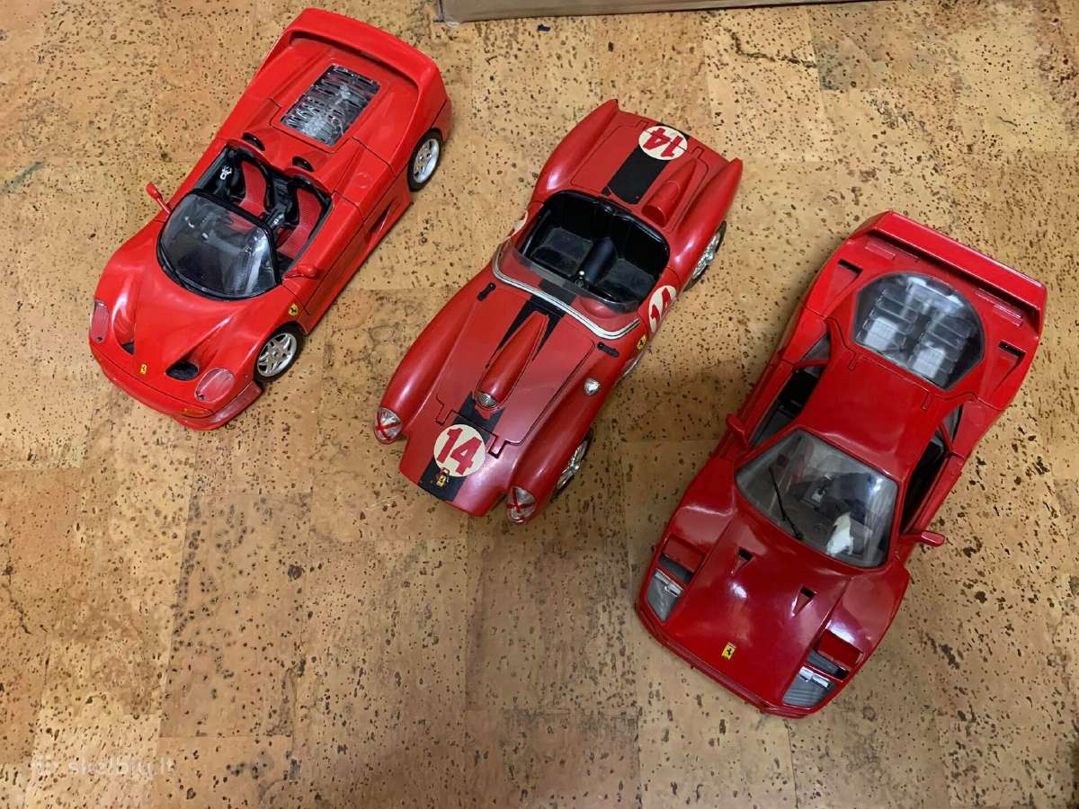 Ferrari F40 F50 Testarrosa 250 1:18 modeliai