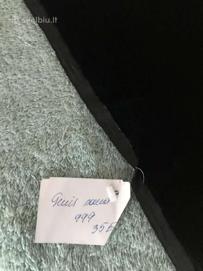 Juodas Barchatas ir įvairūs medžiagos gabalai - nuotraukos Nr. 5