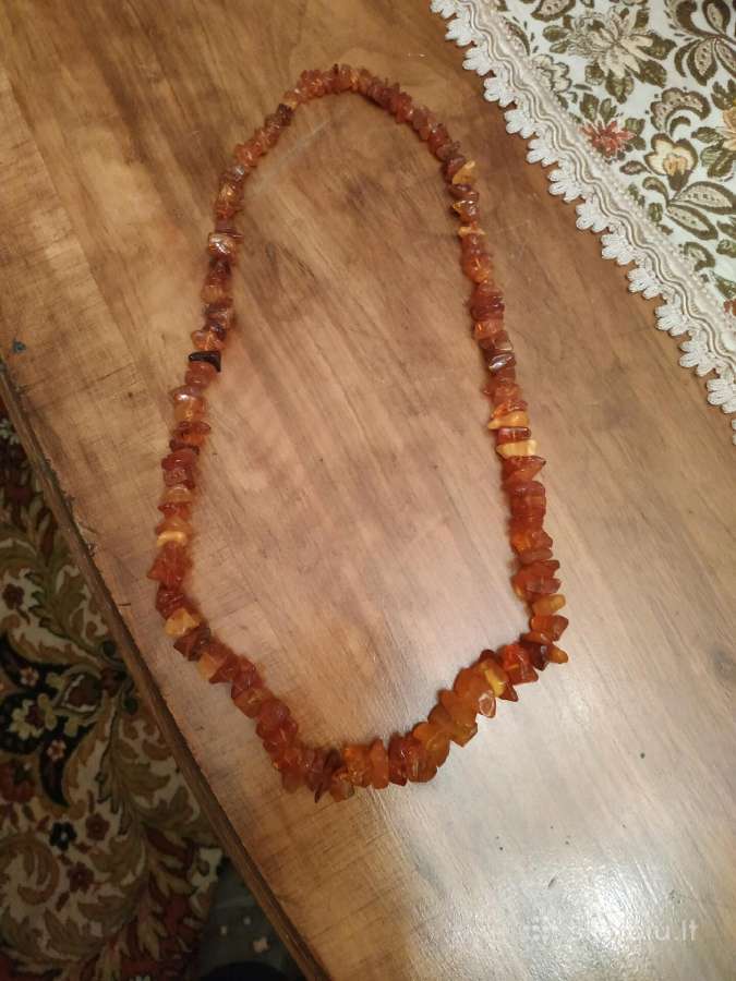 Seni gintariniai karoliai