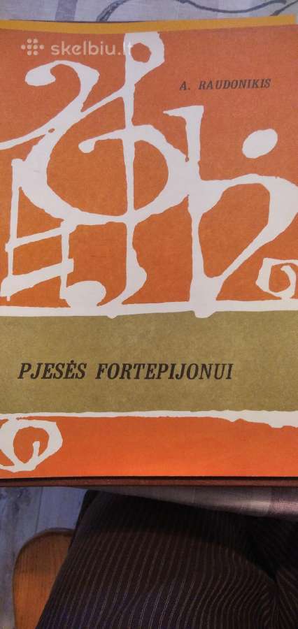 A.raudonikis natos fortepijonui