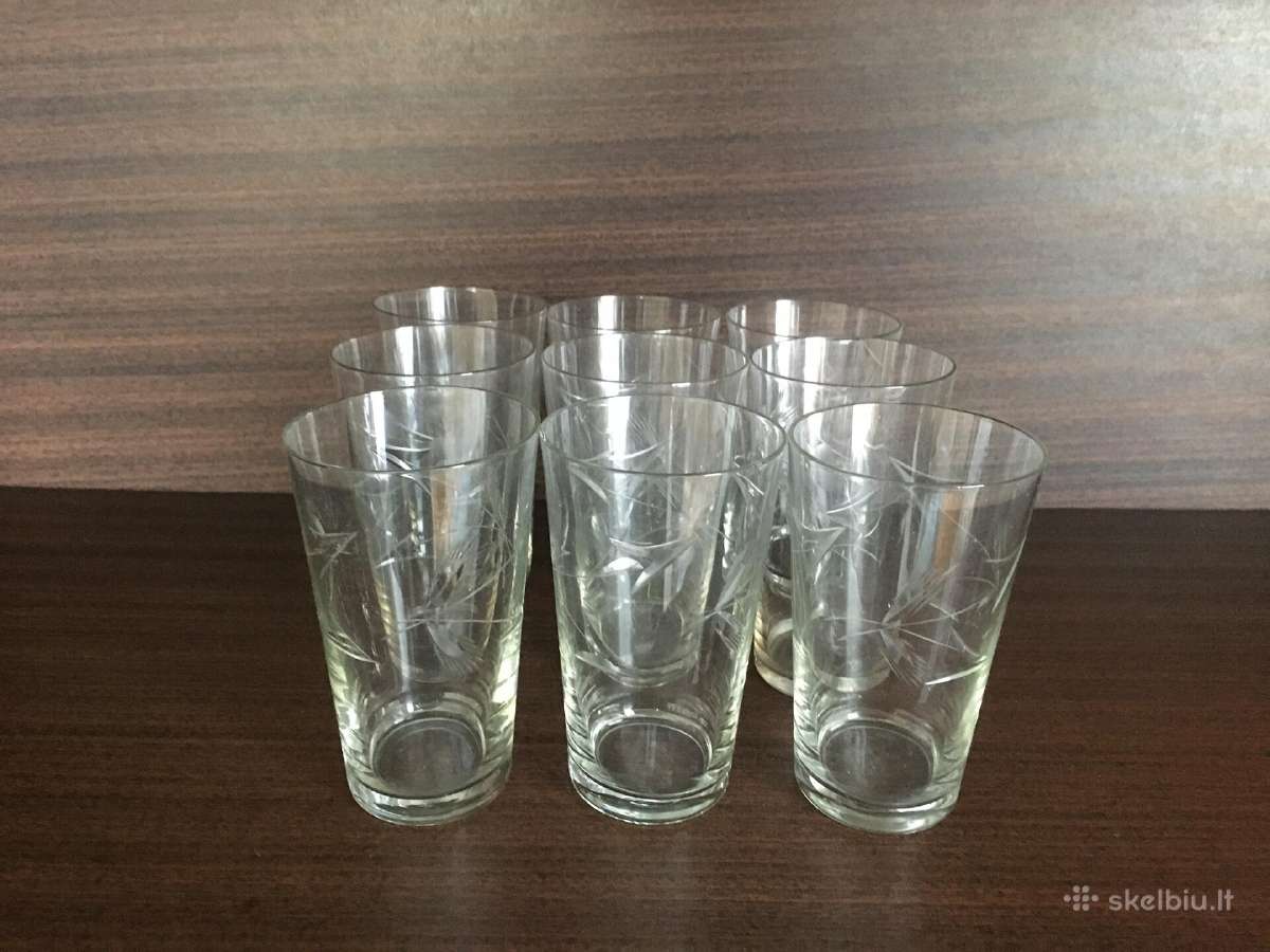 9 stikliukai-stiklinaitės