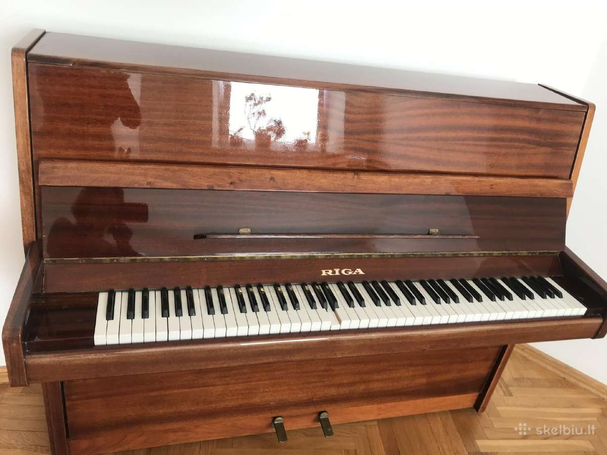 Pianinas Riga,