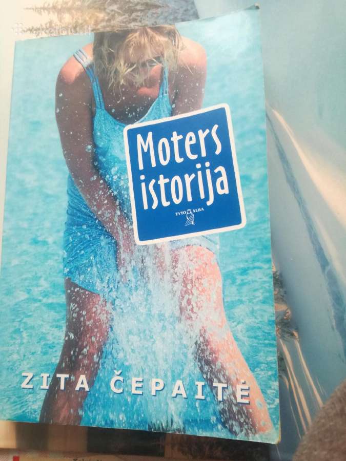 Knyga Moters istorija