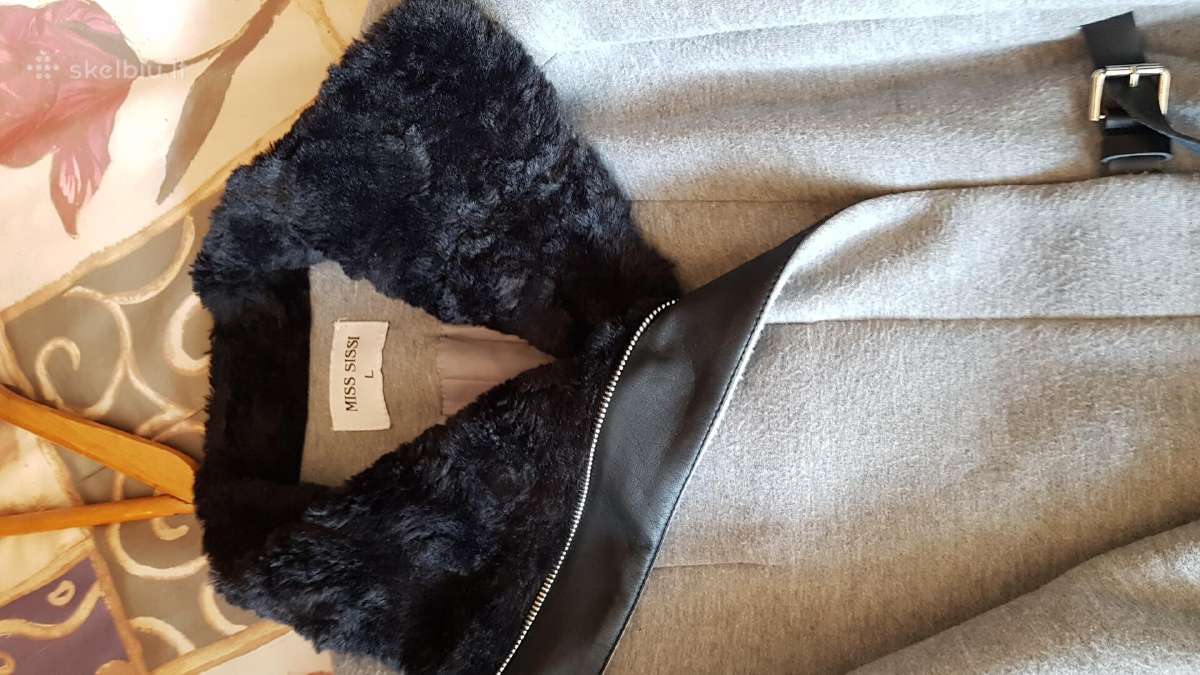 Minkštas,puoštas kailiuku puspaltukas pavasariui