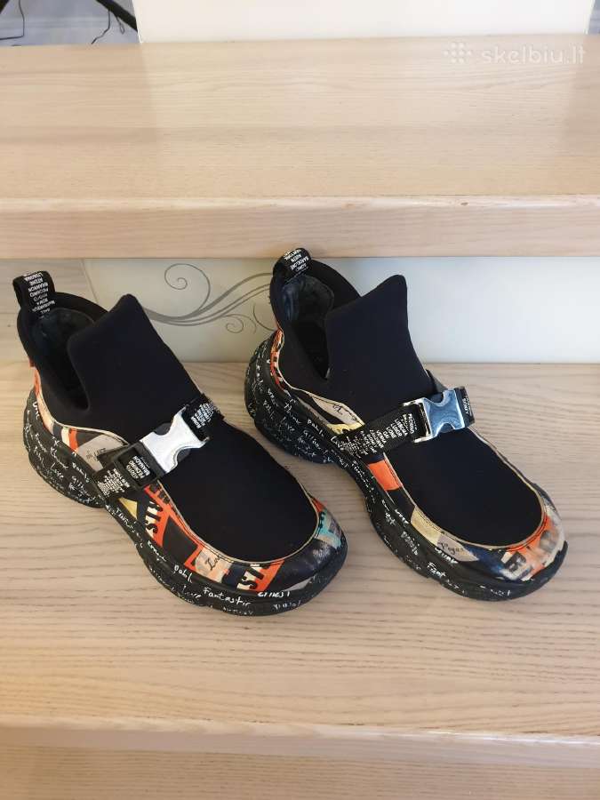 Odiniai stilingi batai aulinukai