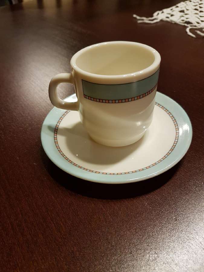 Prancūziškas Espresso kavos puodelis su lėkštute