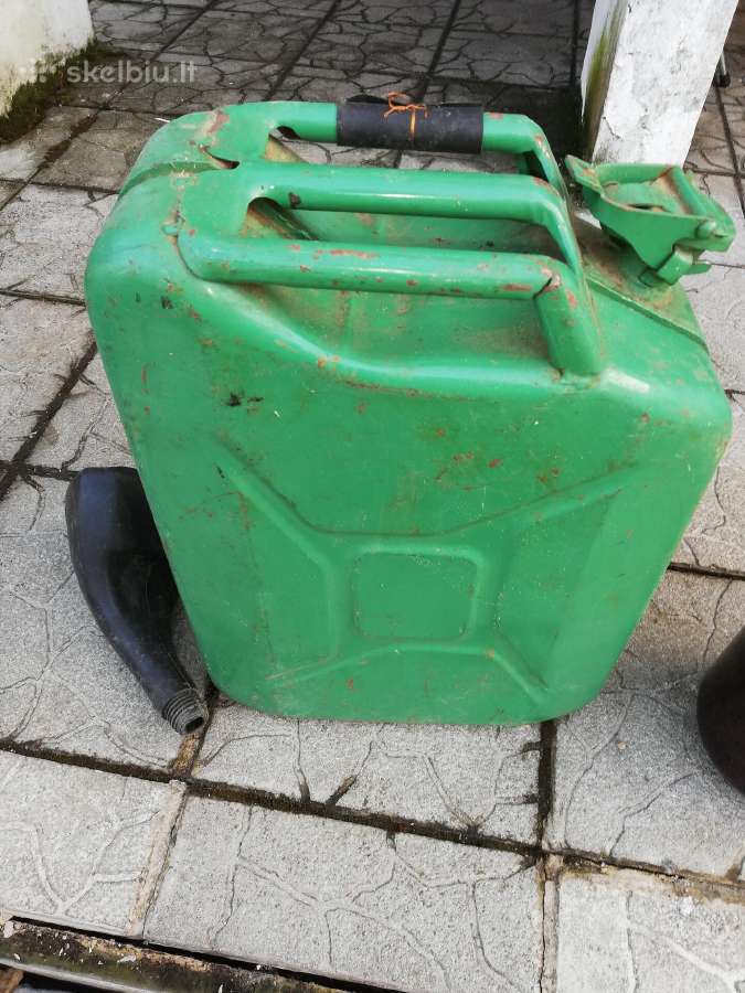 Kanistras su leika20€, filtras, dyzelio priedas10€