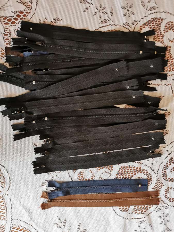 Užtrauktukai 20cm.- 1 euras