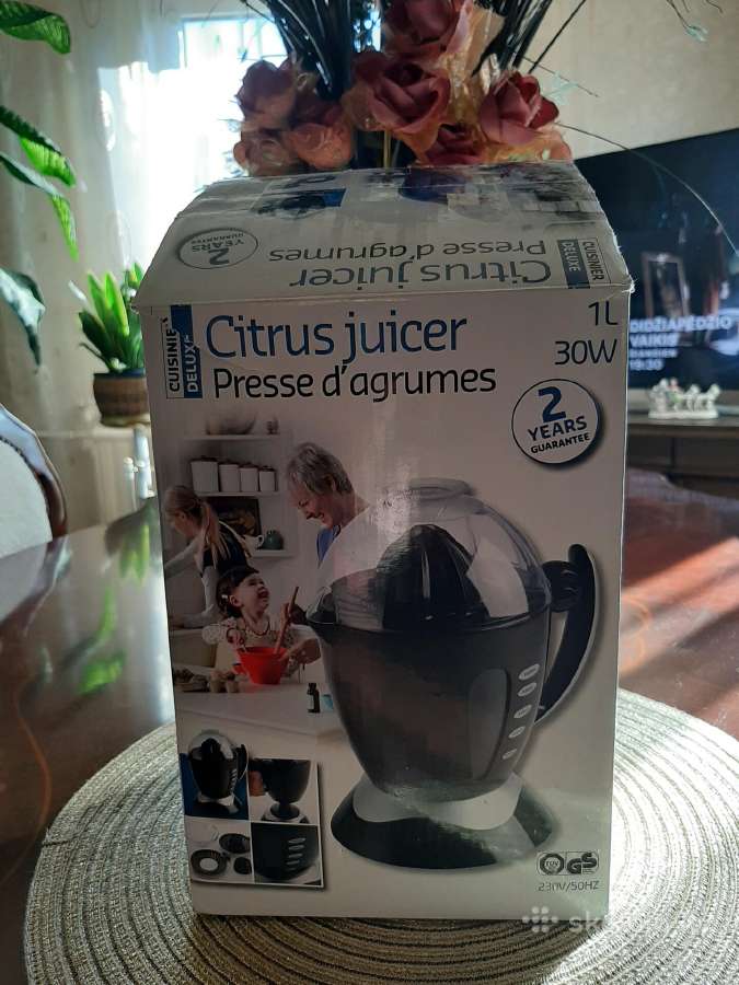 Citrusinių vaisiu sulčiaspaude