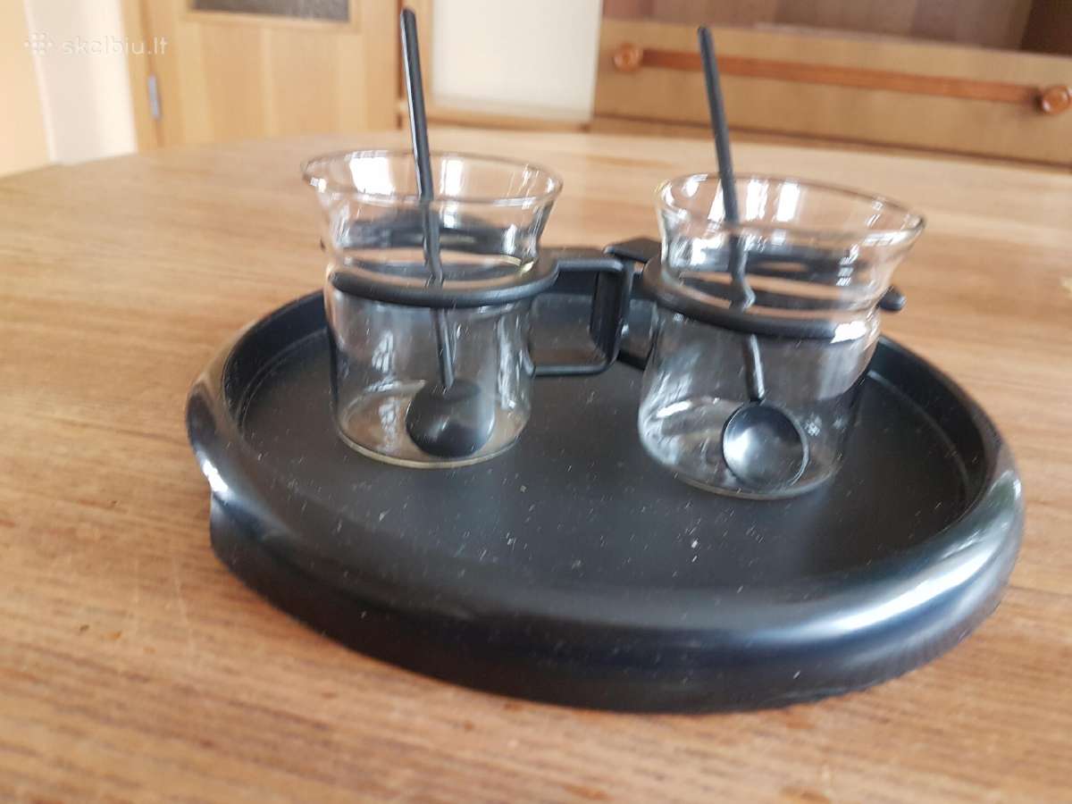 Puodeliai su padėkliuku