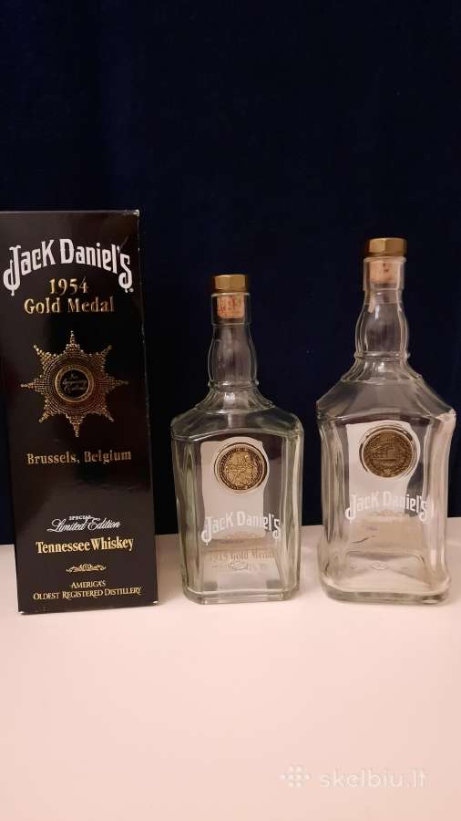 Ieškau Jack Daniels tuščių Butelių Gold Medal