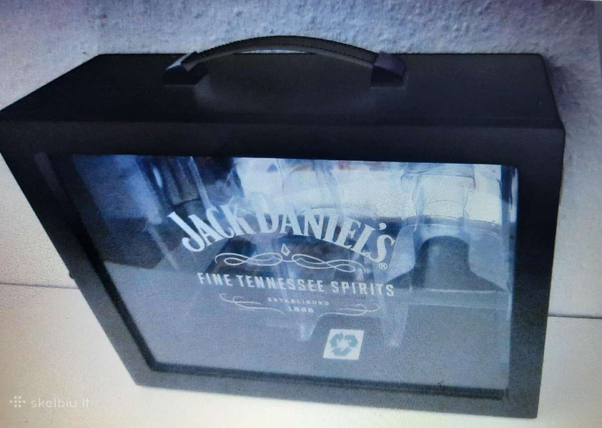Ieškau Jack Daniels tuščia Dėžutė