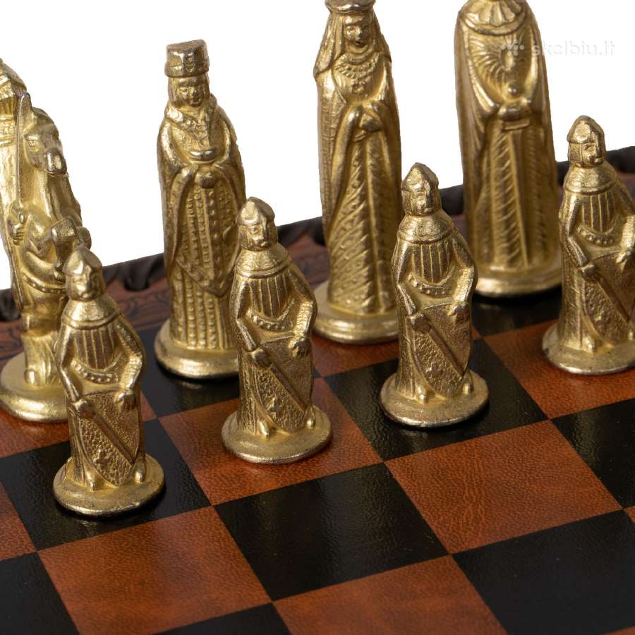 Viduramžių tematikos šachmatai