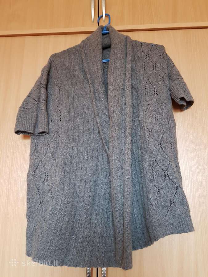 Labai grazus pilkas kardiganas