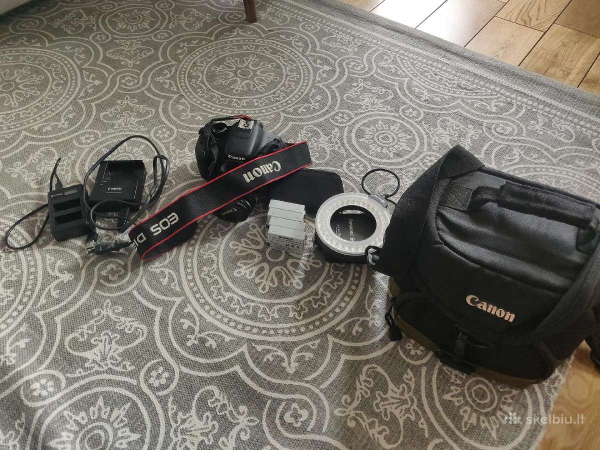 Canon EOS 600d su daug priedų