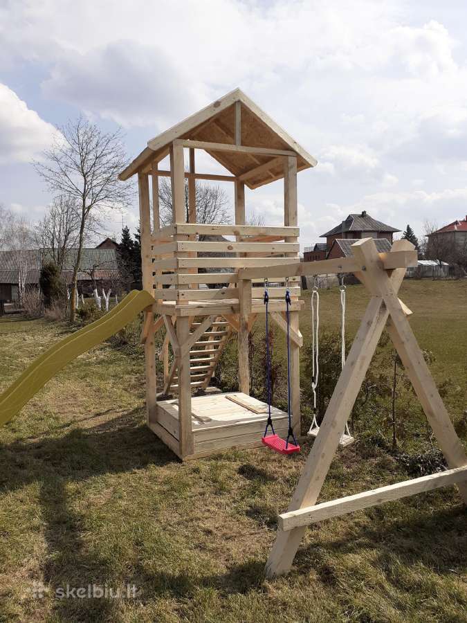 Stovas vijoklinėm gėlėm. - nuotraukos Nr. 23