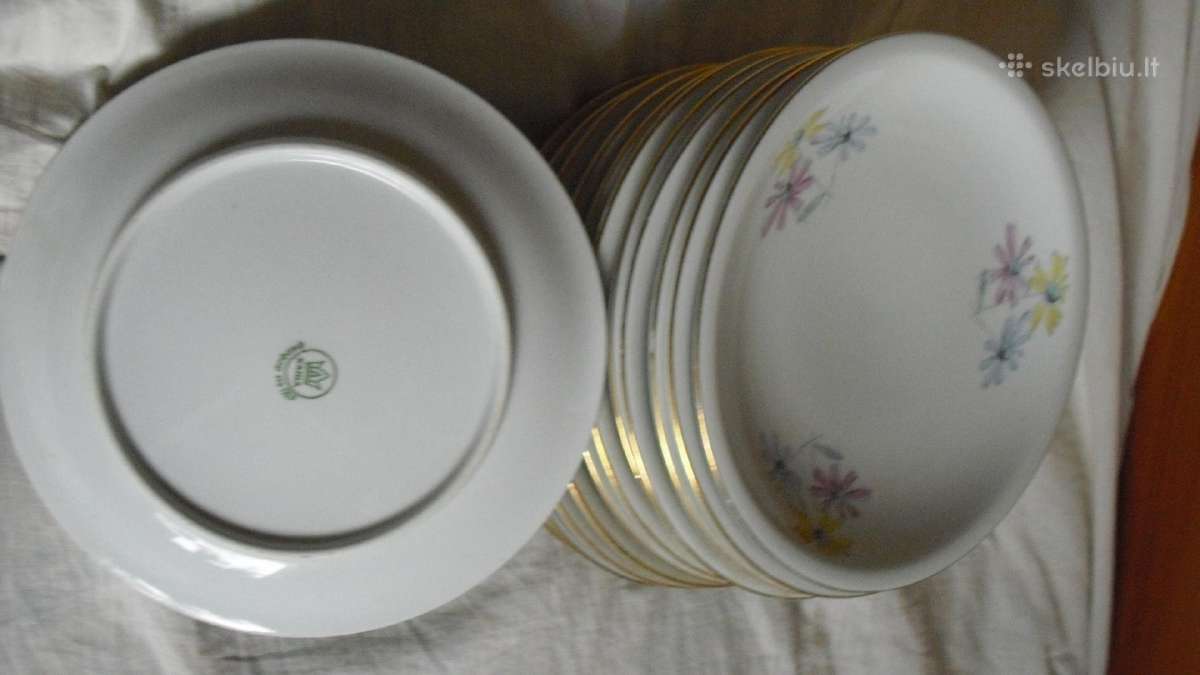 Lėkštės, 58 eur.