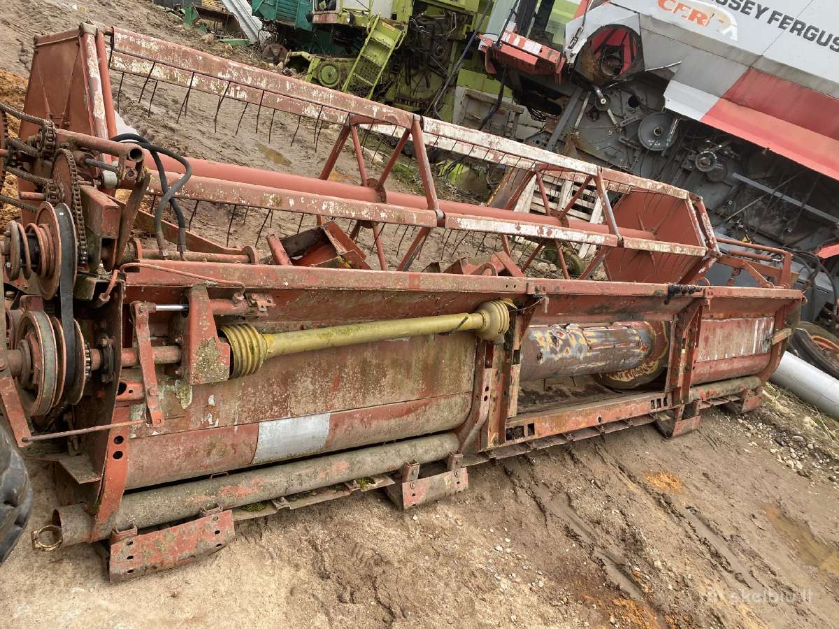Kombainas Laverda 3700 ardomas dalimis - nuotraukos Nr. 4