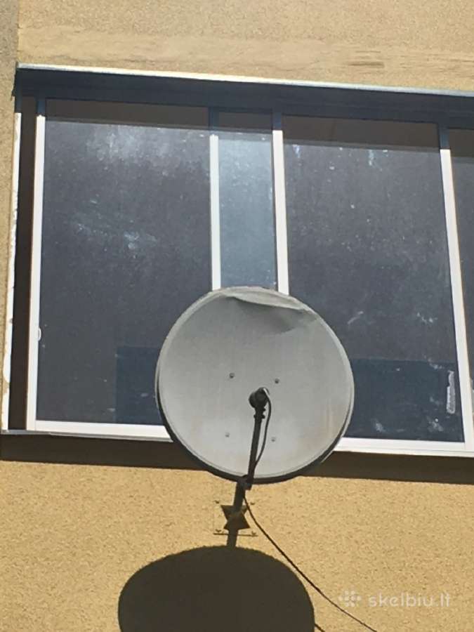 Palydovine antena su priedeliu