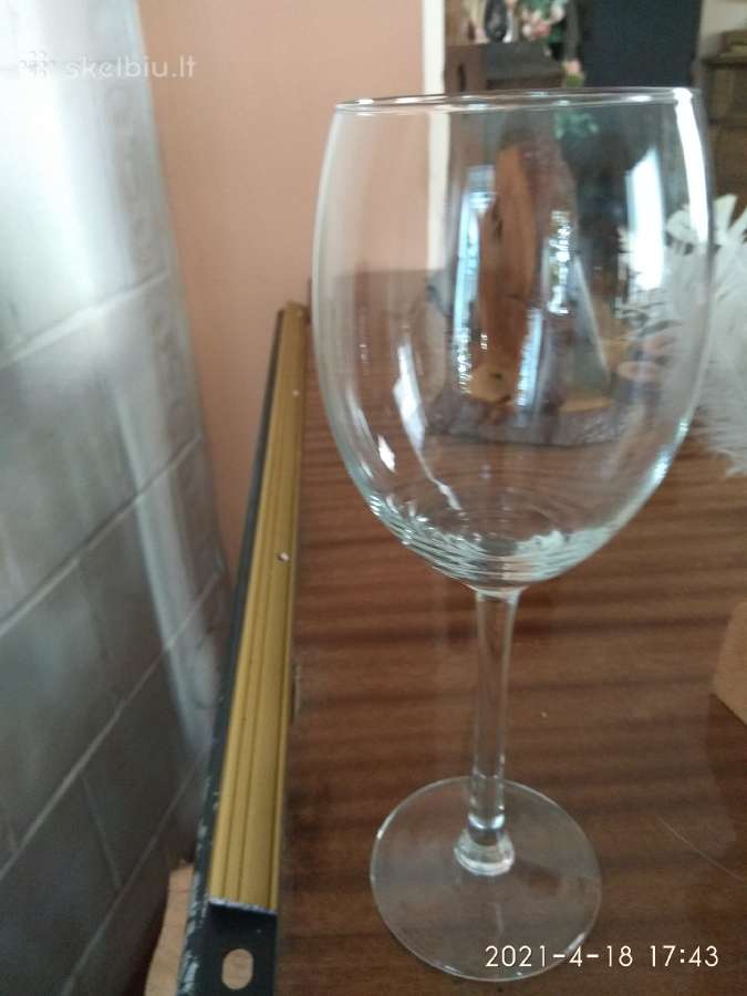 Parduodu taures baltam vinui