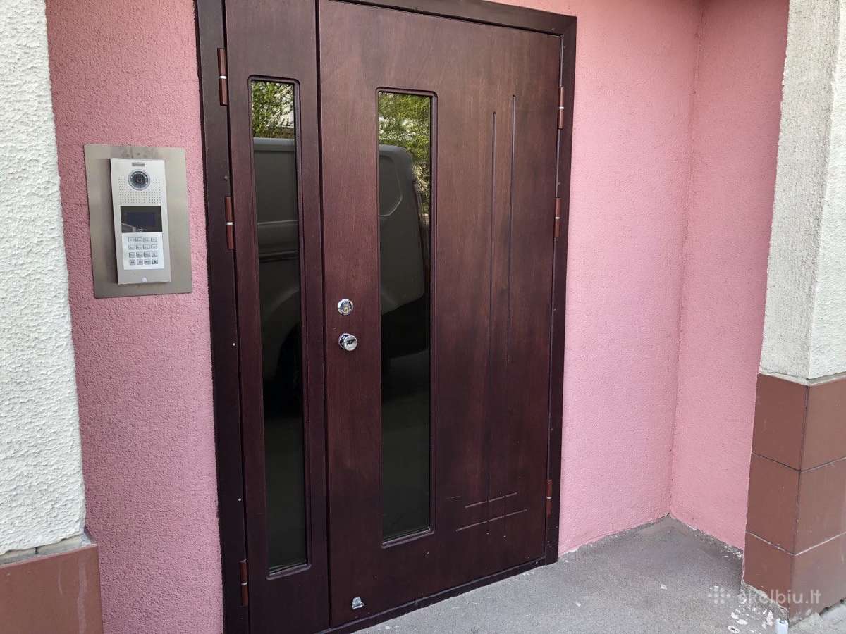 Metalines laiptines durų gamyba, įrengimas