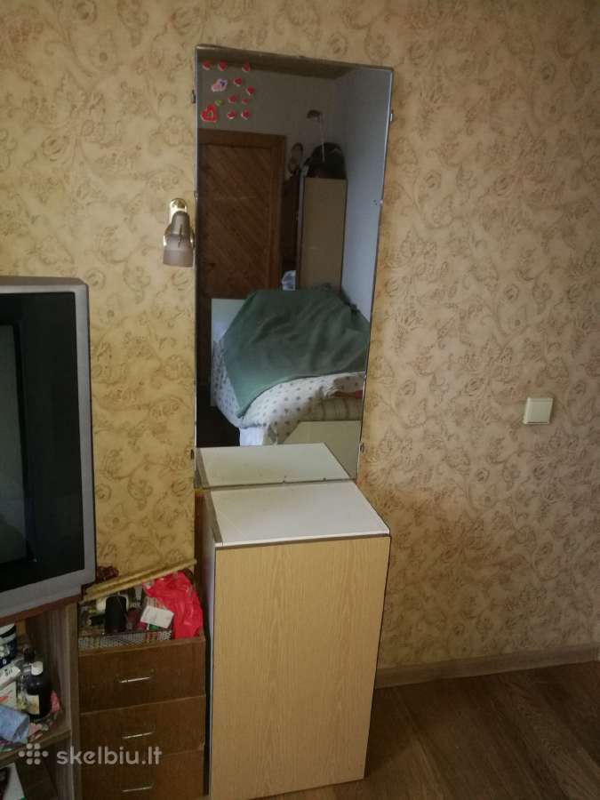 Veidrodis su spintele - nuotraukos Nr. 5