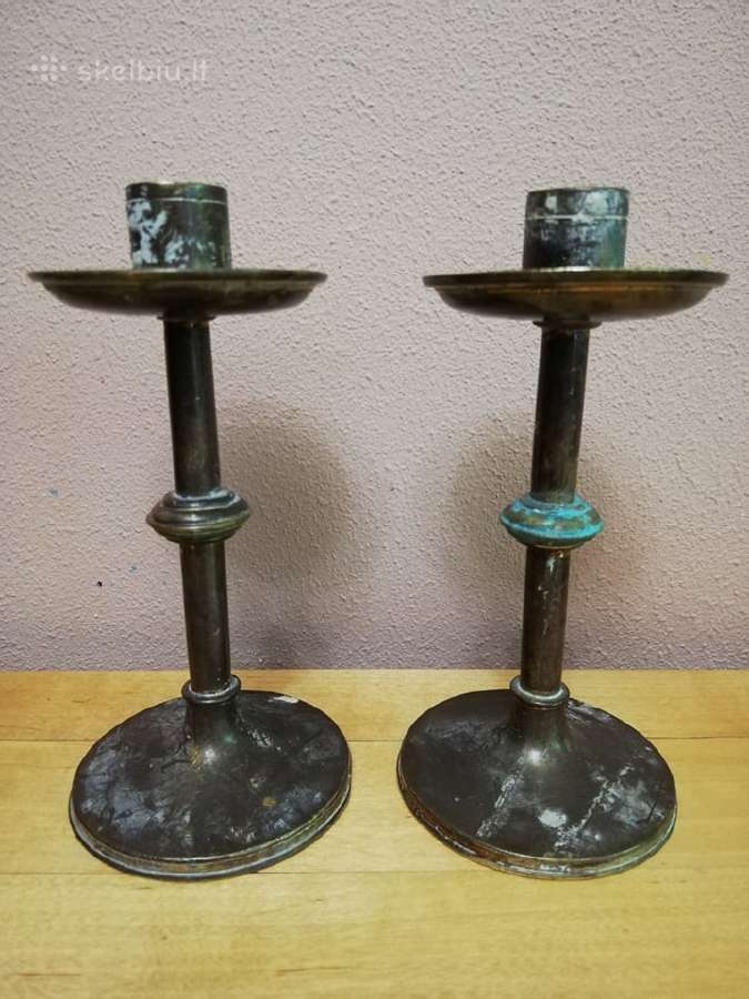 Senos zvakides.
